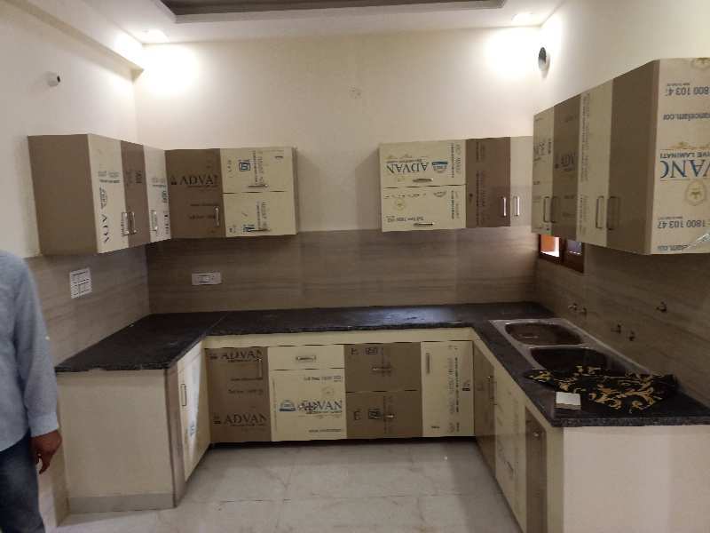 3 BHK Builder Floor for Sale in Lohgarh Road, Zirakpur (133 Sq. Yards)