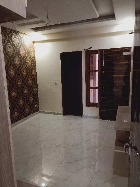 3 BHK Builder Floor for Sale in Lohgarh Road, Zirakpur (133 Sq. Yards)