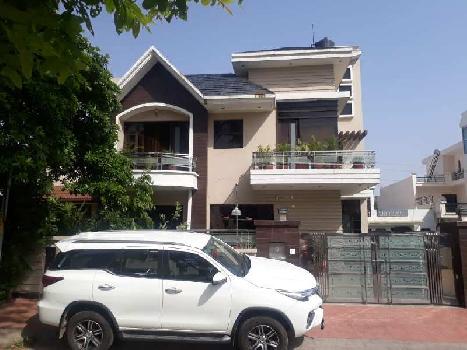 5 BHK Individual Houses / Villas for Sale in Amravati Enclave, Panchkula (305 Sq. Yards)