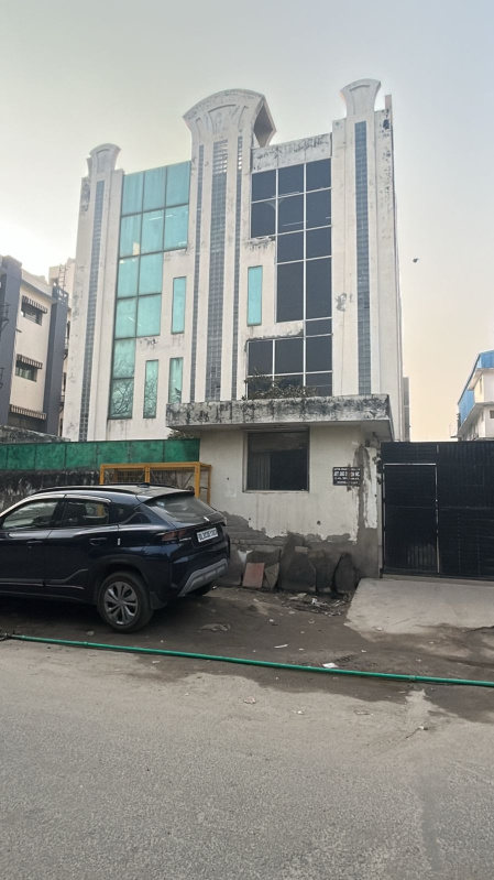 Factory / Industrial Building for Rent in Block B Sector 63, Noida (1000 Sq. Meter)