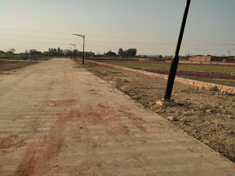For  sale  plot  in Gurgaon 30 mtr wide road  commercial  usge plot