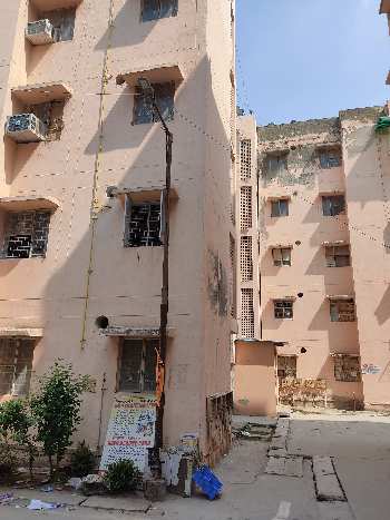 1 BHK Flats & Apartments for Sale in Loknayak Puram, Delhi (430 Sq.ft.)