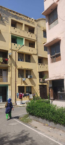 1 BHK Flats & Apartments for Sale in Loknayak Puram, Delhi (450 Sq.ft.)