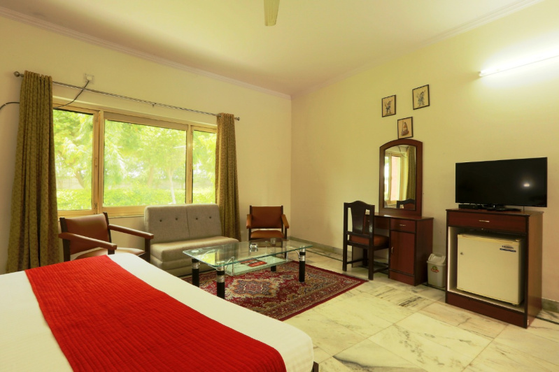 80000 Sq.ft. Hotel & Restaurant for Sale in Pratap Nagar, Udaipur